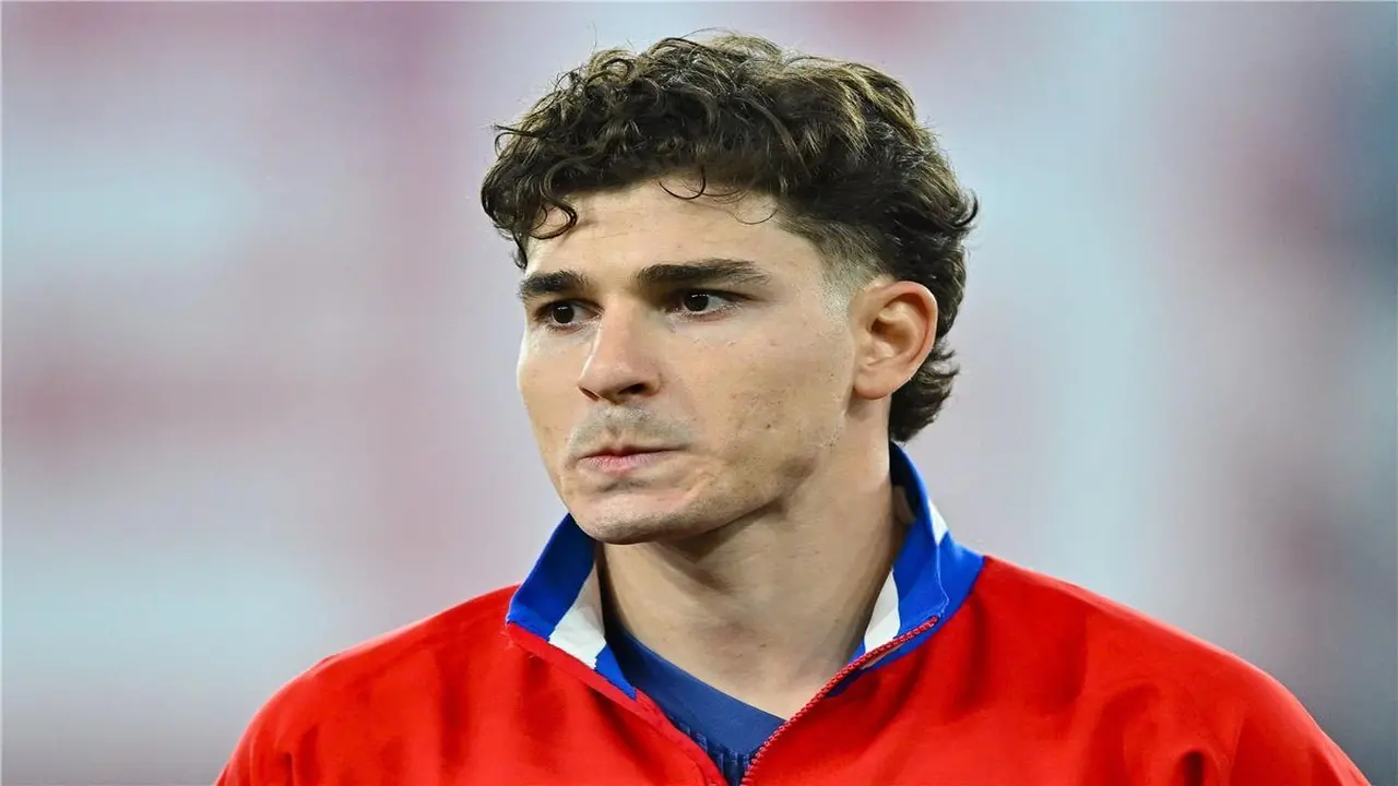 لاعب برشلونة حيلة لابورتا وديكو لحسم صفقة جوليان ألفاريز